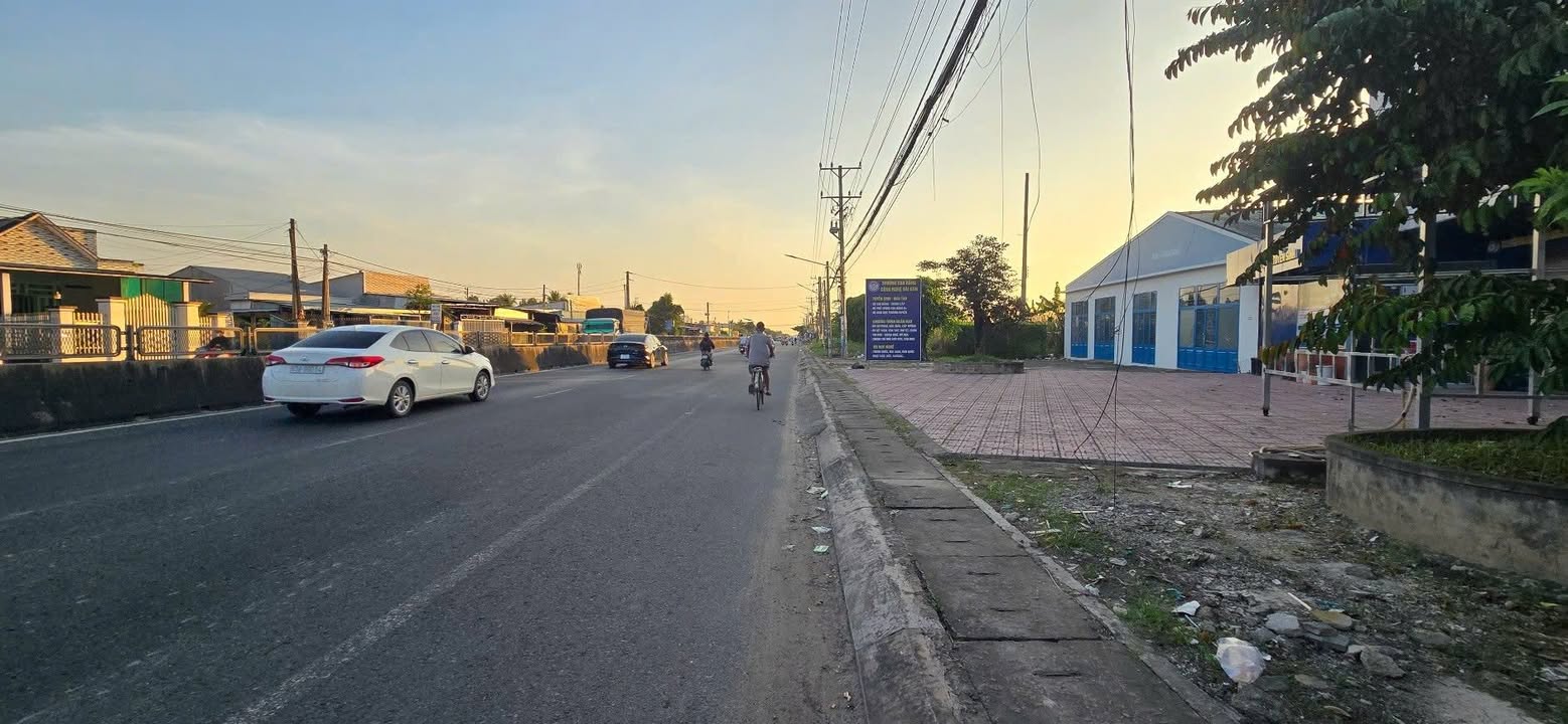 Đất mặt tiền Quốc lộ 1A Châu Thành Hậu Giang 5000m² giá 42 tỷ - Cơ hội đầu tư tuyệt vời!