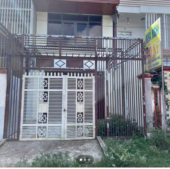 Nhà bán tại phường Thống Nhất, Kon Tum 95m² - Gần sân bóng Lý Thái Tổ!