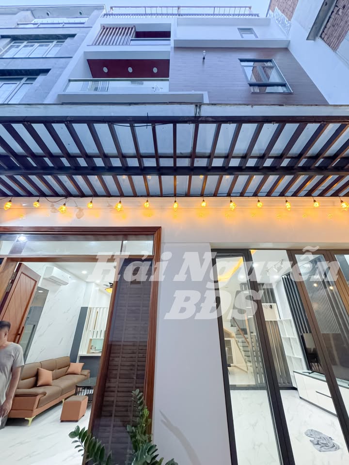 Nhà 4 Lầu Mặt Hẻm Xe Hơi Đường Trần Hưng Đạo, Quận 5 - Chỉ 18.5 Tỷ!