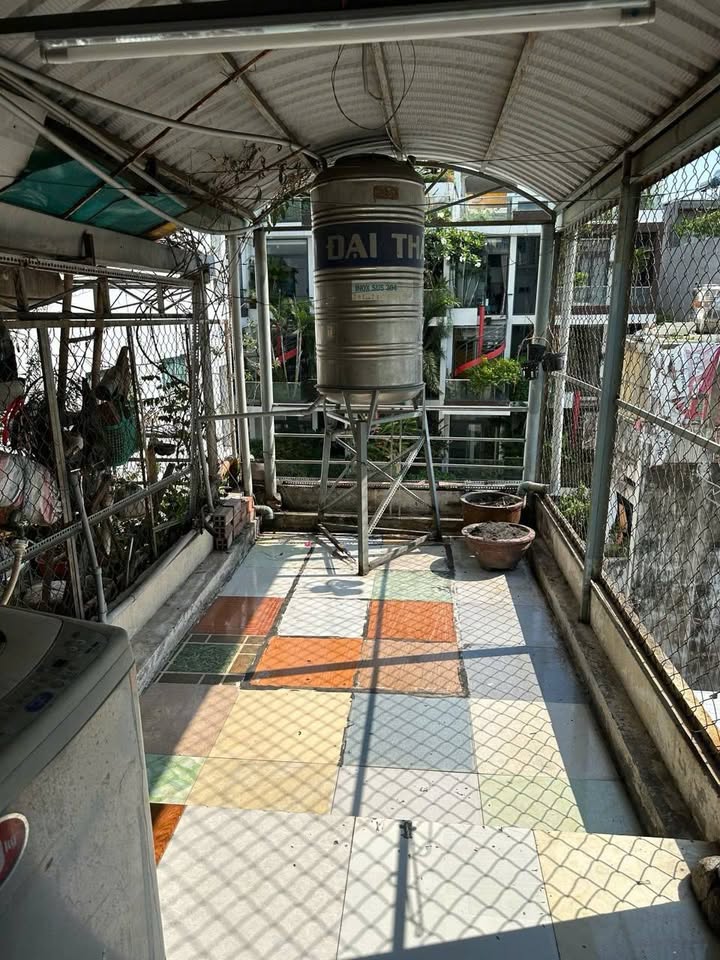 Nhà 5 tầng Lý Chính Thắng, Quận 3, 18m² giá 4.5 tỷ - Vị trí đắc địa, cho thuê 8 triệu/tháng!