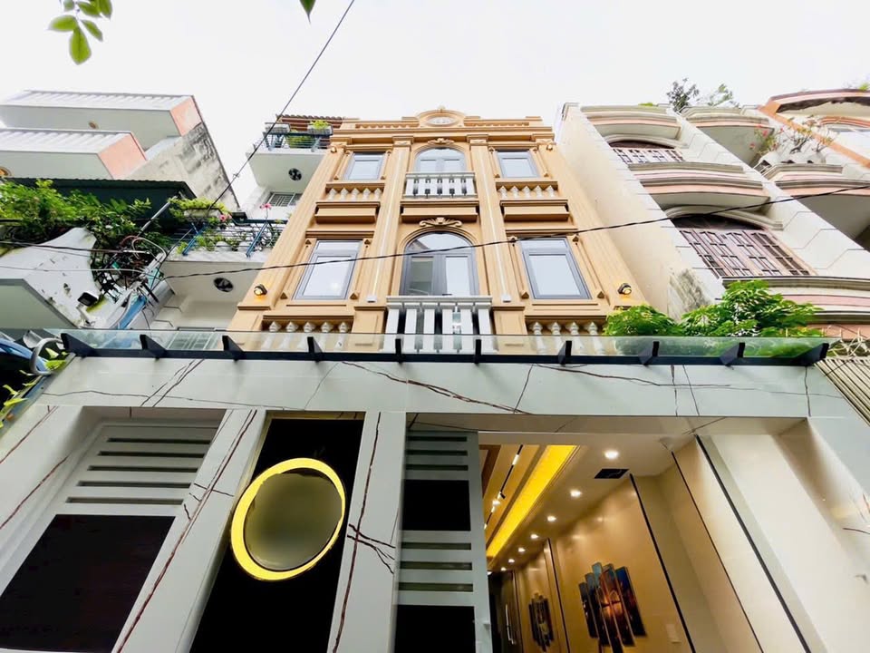 Toà CHDV cao cấp đường Duy Tân, Phú Nhuận 90m² giá 18.5 tỷ - Đầu tư sinh lời ngay!