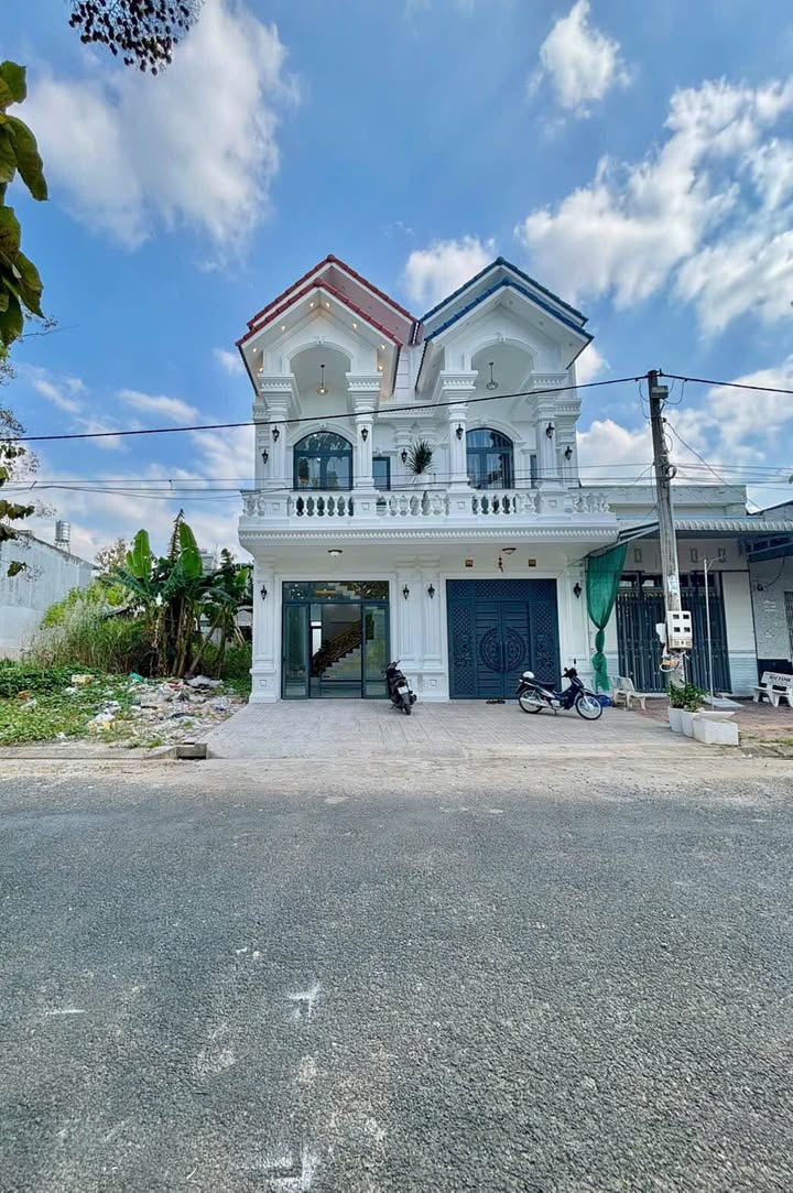 Nhà mới xây quận Phong Điền 75m² giá 3.5 tỷ - Kiểu cổ điển sang trọng!