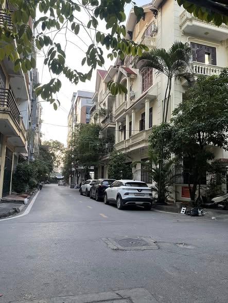 Nhà Phố Định Công 85m² giá 24.5 tỷ - Lô Góc Ô Tô Tránh, Kinh Doanh Tốt!