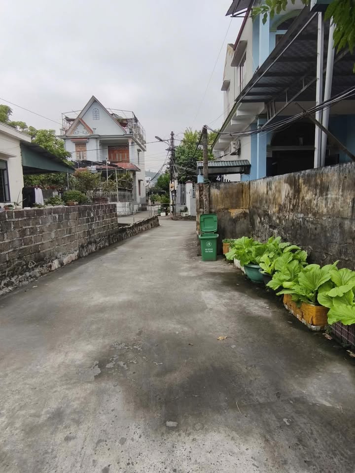 Nhà riêng tại Hà Lầm, Hạ Long 96m² giá 1 tỷ - Hướng Đông Bắc, ô tô vào tận nơi!