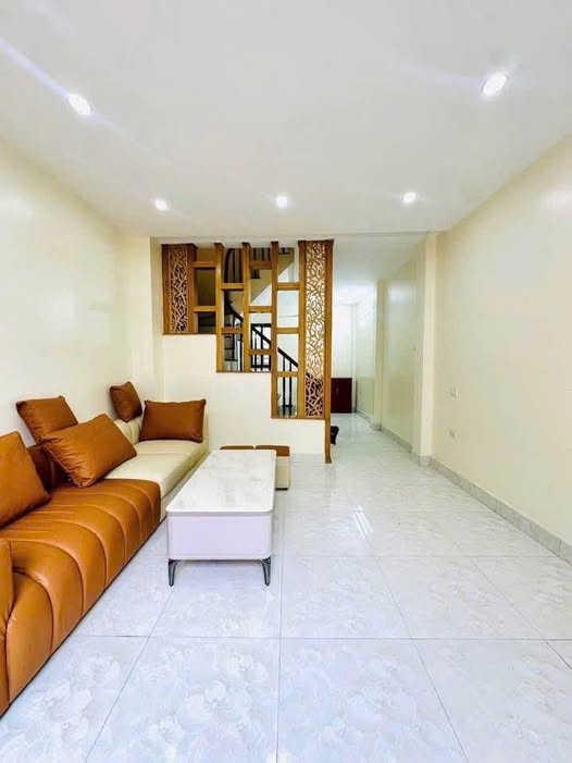 Nhà riêng Thạch Bàn 36m² giá 5.8 tỷ - Thiết kế tâm huyết, gần trường chợ!