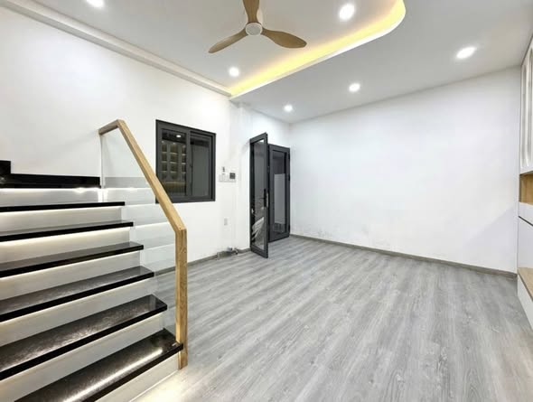 Nhà phố Hòa Hưng, Quận 10 - Diện tích 45m² giá chỉ 6.4 tỷ - Sẵn sàng vào ở!
