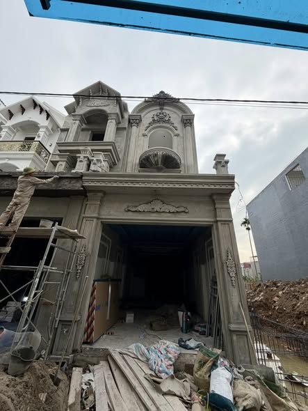 Nhà đẹp Quỳnh Hoàng 60,5m² giá 3,75 tỷ - Chính chủ bán, đầy đủ nội thất!