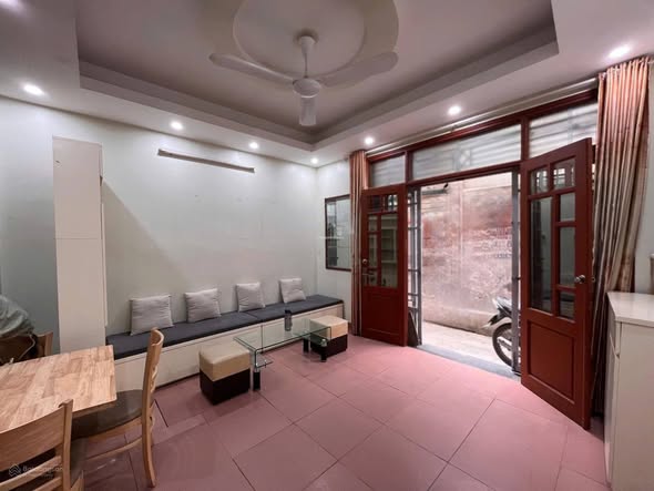 Nhà nguyên căn 4 tầng Vĩnh Phúc, Ba Đình 30m² giá 10.5 triệu - Full nội thất tiện nghi!