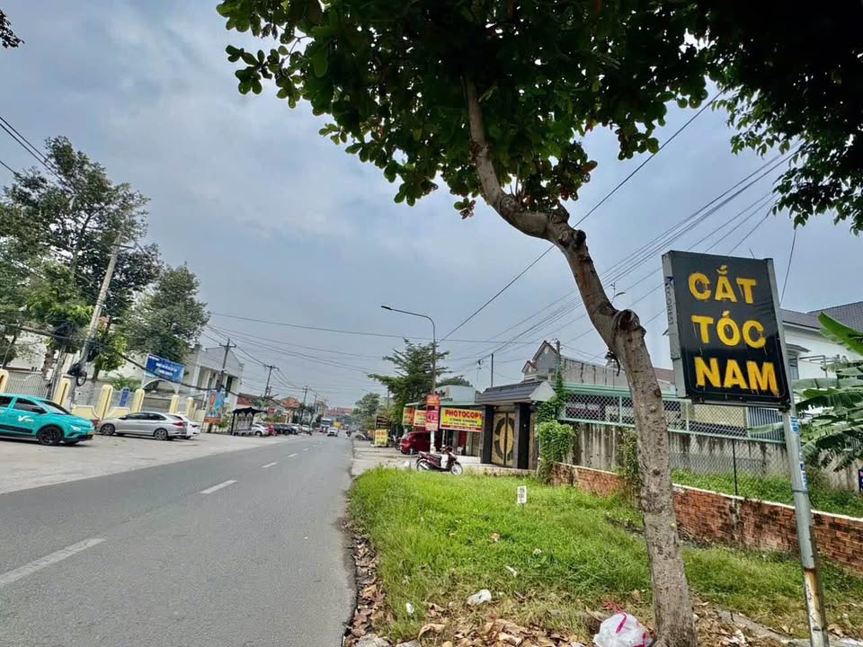 Bán lô đất thổ cư 2 mặt tiền đường Bùi Trọng Nghĩa - 628.3m² giá 20 tỷ - Vị trí trung tâm hành chính