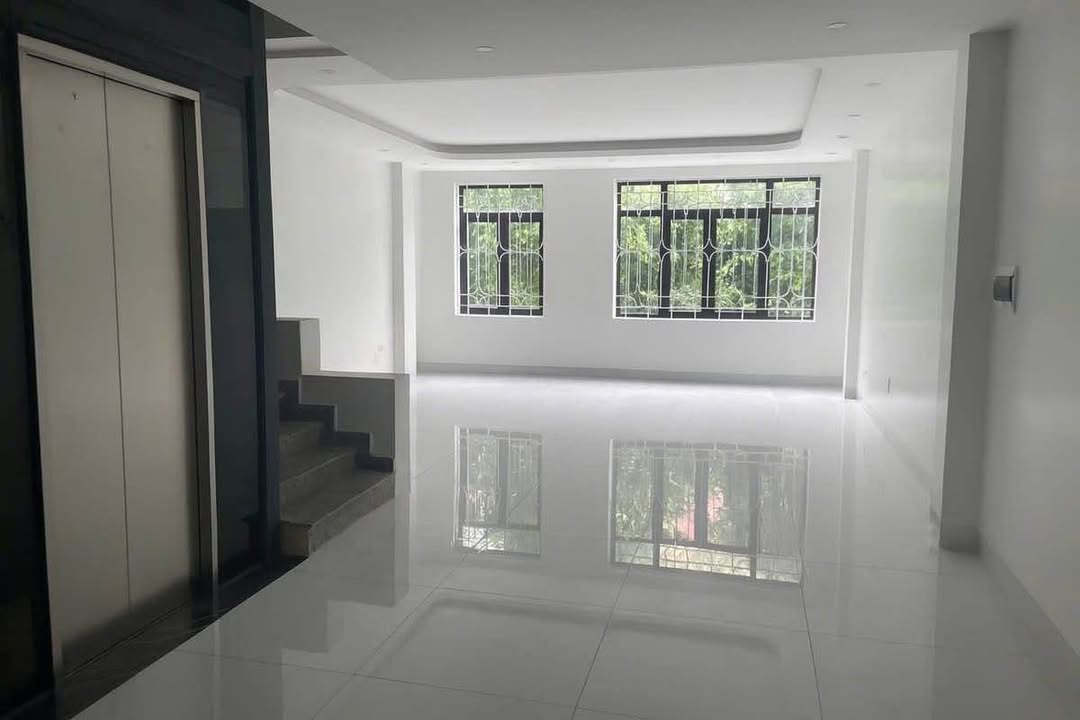 Cho thuê FrontHouse 90m² đường Lê Trọng Tấn, An Khánh - Nhà mới, vị trí đắc địa!