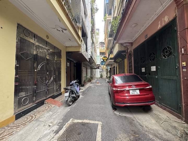 Nhà riêng Nguyễn Tuân 25m² giá thỏa thuận - Lô góc thoáng mát, tiện ích đầy đủ!