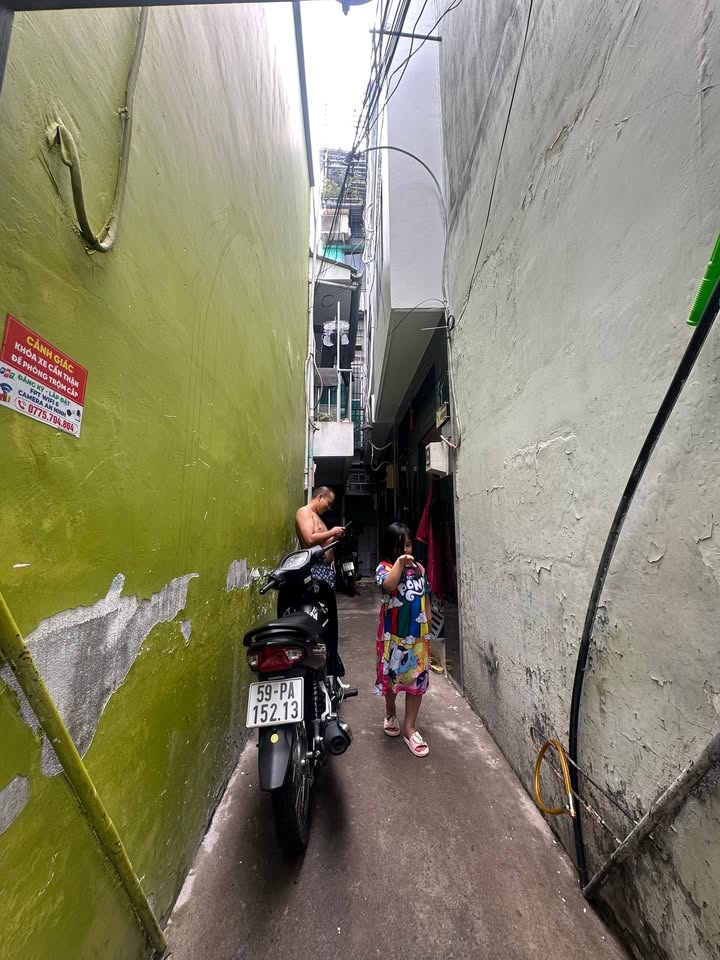 Nhà riêng Trần Xuân Soạn Q7 18m² giá 2.8 tỷ - Sổ hồng chính chủ, thương lượng ngay!