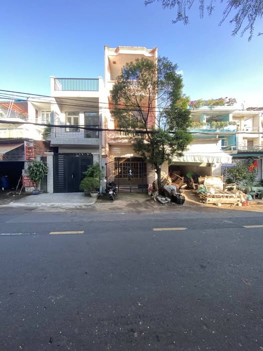 Nhà bán Phường Tam Bình, Thủ Đức 120m² giá 12.3 tỷ - Đầu tư sinh lời ngay!