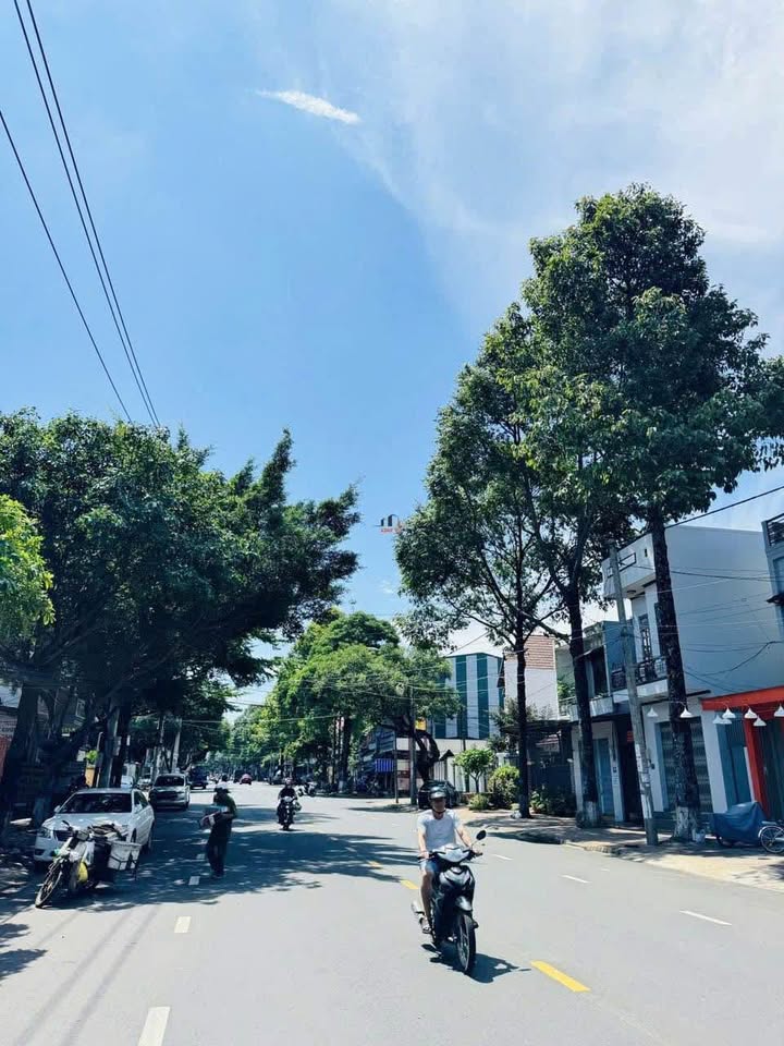 Mặt tiền kinh doanh Mai Hắc Đế Buôn Ma Thuột 97m² giá 6.5 tỷ - Tiềm năng sinh lời cao!