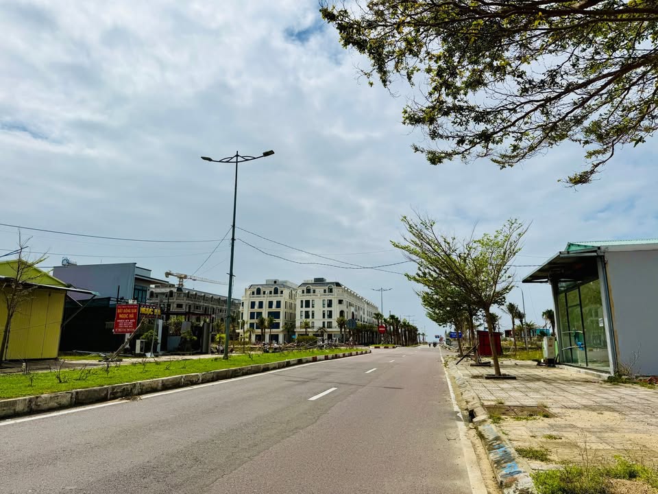 Đất nền mặt tiền Hoàng Sa - Cát Tiến, 160m² giá 4 tỷ - Cơ hội đầu tư tuyệt vời!