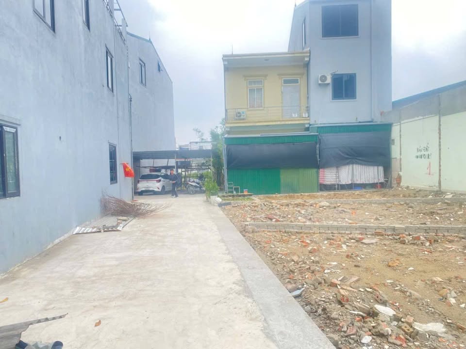 Đất nền chính chủ phường Quán Bàu 53.7m² giá 2.1 tỷ - Vị trí đắc địa, dân cư đông đúc!