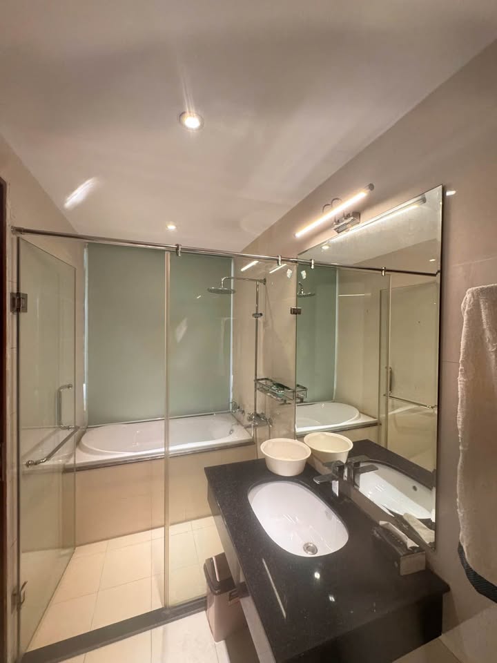 Nhà phố Hùng Thắng, Hạ Long 90m² giá 9.5 tỷ - Vị trí vừa ở vừa kinh doanh!