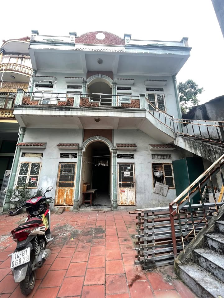 Nhà 2 tầng Bãi Cháy 154m² giá 2.3 tỷ - Đầu tư sinh lời ngay!