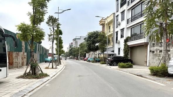 Nhà 2 tầng đường Lý Sơn, Ngọc Thụy 78m² giá 12 tỷ - Sổ đỏ chính chủ!