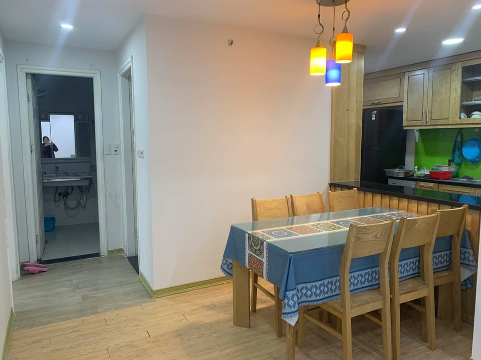 Căn hộ Home City Trung Kính 72m² giá 15 triệu - Đầy đủ nội thất, sẵn sàng vào ở!