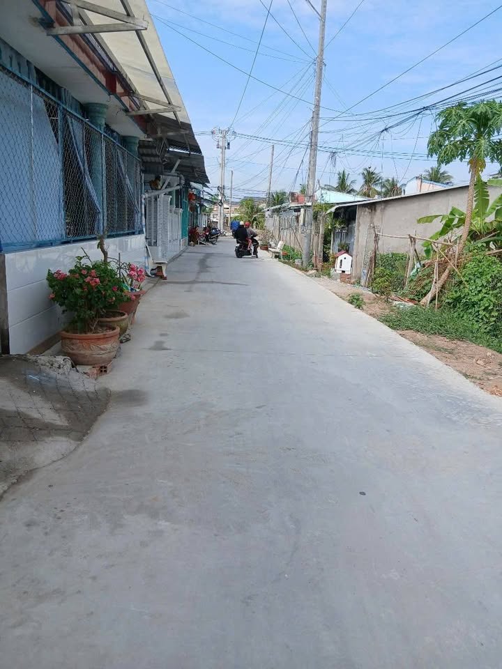 Đất đẹp kèm nhà cấp 4 Phường Thanh Đức 922m² giá 2.7 tỷ - Sổ hồng chính chủ!