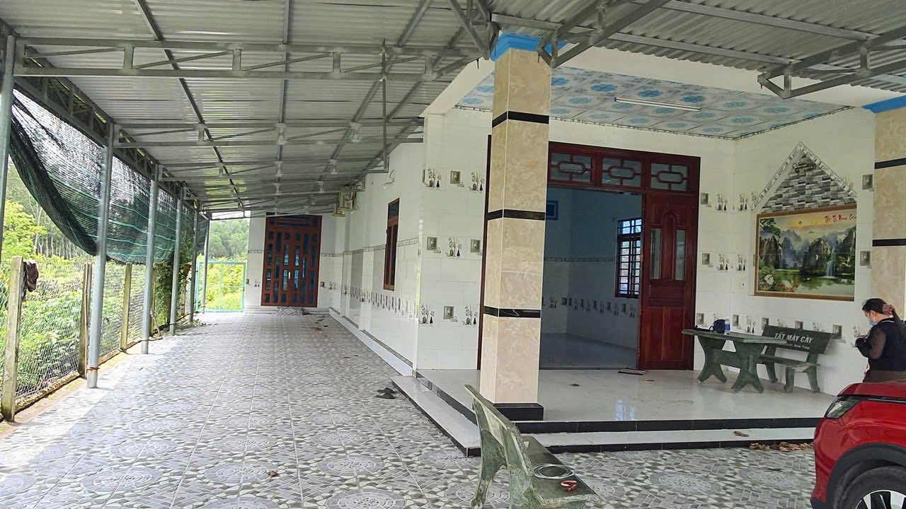 Nhà mặt tiền đường Lộc Phước, Trảng Bàng, 2169m² giá 5.5 tỷ - Kinh doanh thuận lợi!