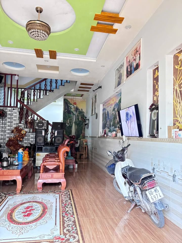 Nhà 2 lầu khu phố 2, phường Long Bình 80m² giá 2.099 tỷ - Ngôi nhà lý tưởng cho gia đình!