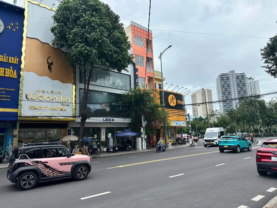 Nhà mặt tiền Lê Thánh Tôn Nha Trang 95m² giá 33 tỷ - Vị trí kinh doanh đắc địa!