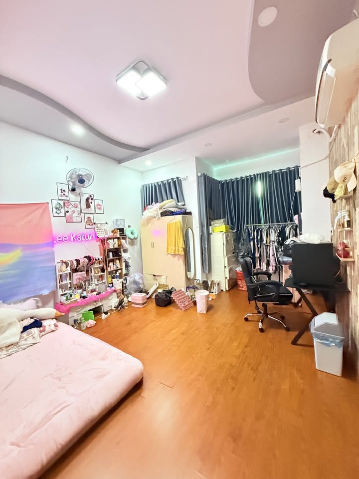 Nhà riêng 3 tầng, 4PN tại P1 Q8, 68.8m² - Đẹp ở ngay, chỉ 9.5 tỷ!