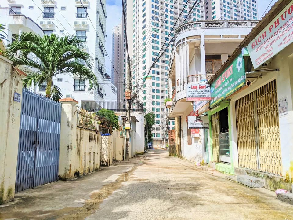 Nhà Đoàn Trần Nghiệp Nha Trang 103m² giá 8 tỷ - Gần biển Hòn Chồng!