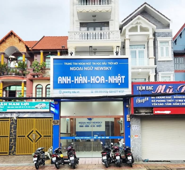 Nhà cho thuê mặt tiền đường Vũ Phạm Hàm 100m² giá 30 triệu - Vị trí đắc địa, ô tô đỗ cửa!