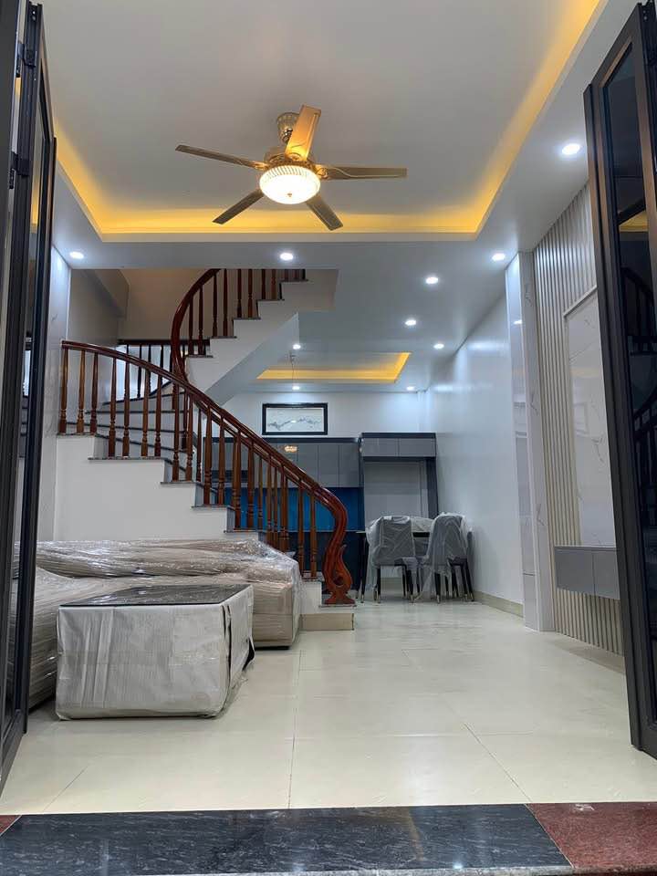 Nhà đẹp 3,5 tầng tại phường Tiền Phong, Thái Bình - Giá chỉ 2.08 tỷ!