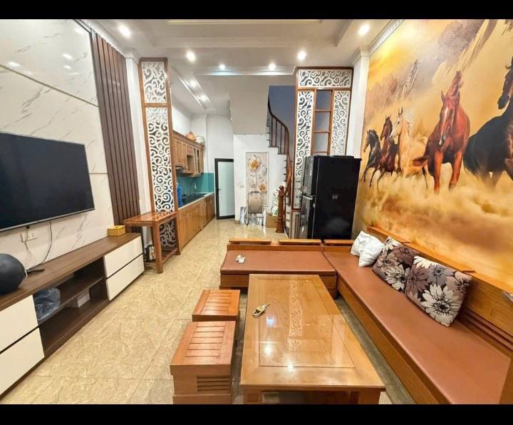 Nhà đẹp 5 tầng Thạch Bàn Long Biên 40m² - Ô tô đỗ cửa, giá thỏa thuận!