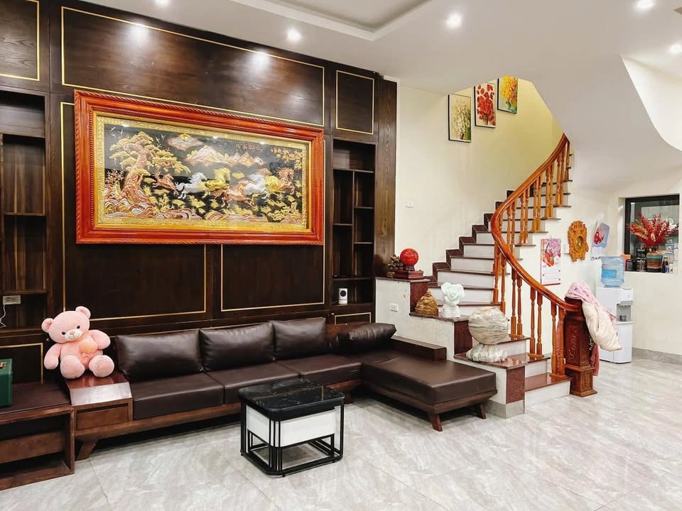 Nhà phố Văn Cao, Ba Đình 58.2m² giá 17.5 tỷ - Vị trí đắc địa, an ninh tốt!