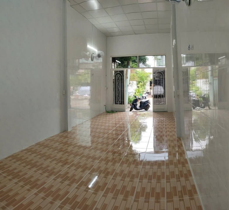 Nhà nguyên căn mặt tiền đường số Phước Bình, Q9, 100m² giá chỉ 10 triệu/tháng - Phù hợp gia đình và văn phòng!