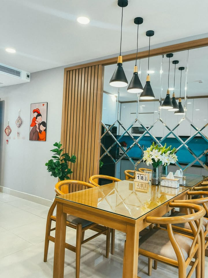 Căn hộ Emerald Celadon City Tân Phú 74m² giá 5.3 tỷ - Thiết kế tối ưu, nội thất cơ bản!