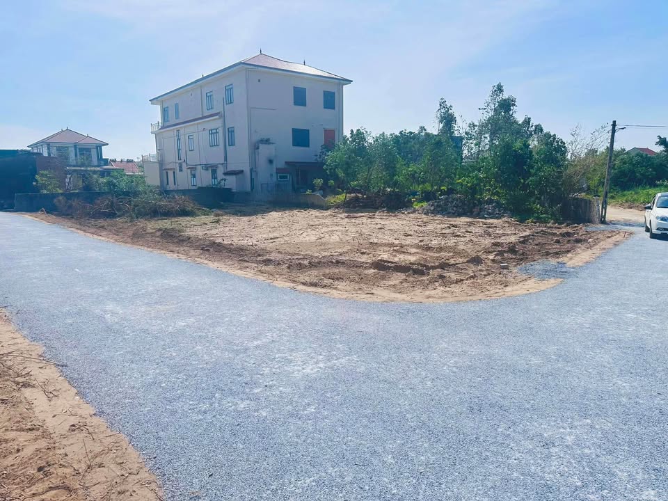 Đất Nghi Hòa Cửa Lò 100m² giá 1.5 tỷ - Đường nhựa ô tô tránh nhau!