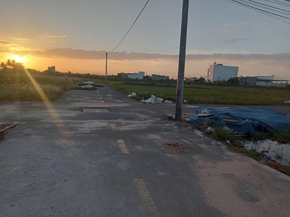 Nhà mới xây 90m² tại Phong Nẫm, Bình Thuận - Giá chỉ 1.39 tỷ, sẵn sàng ở ngay!