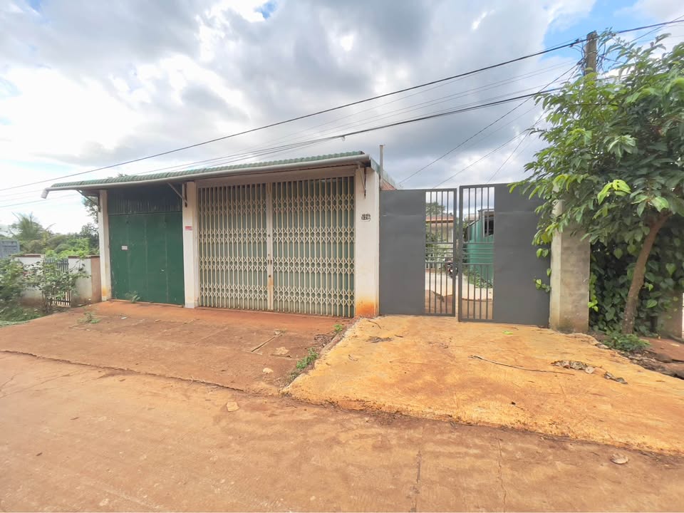 Nhà mặt tiền kinh doanh xã Quảng Phú, 11x76m giá 1.55 tỷ - Đầu tư sinh lời ngay!