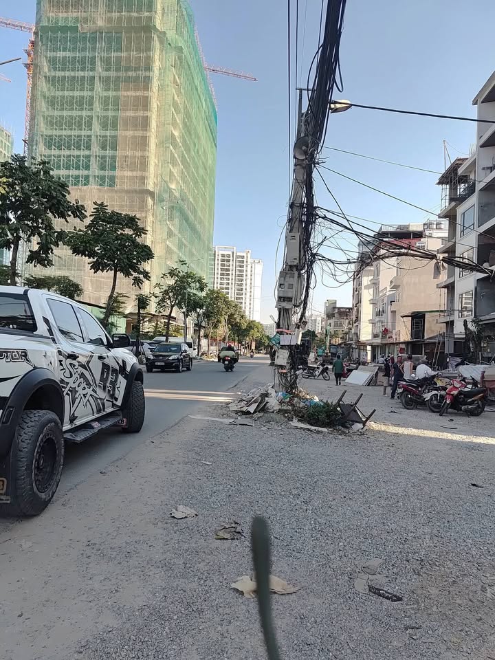 Cho thuê nhà nguyên căn mặt phố Nguyễn Lam, Phúc Đồng - Kinh doanh thuận lợi!