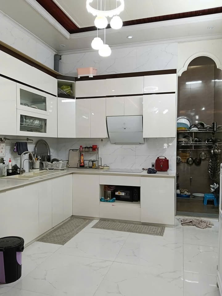 Nhà 3 tầng mặt tiền kinh doanh tại P. Lam Sơn, 88m² giá 8 tỷ - Cơ hội vàng cho nhà đầu tư!