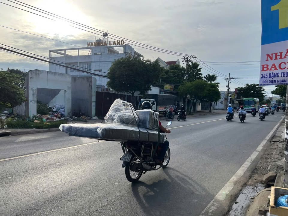 Warehouse mặt tiền Lê Văn Khương, Đông Thạnh, Hóc Môn 2393m² - Đầu tư sinh lời ngay!