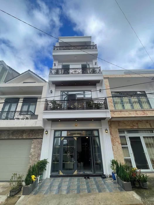 Nhà liên kế phố KQH An Sơn, Đà Lạt 100m² giá 14.2 tỷ - Kinh doanh homestay lý tưởng!