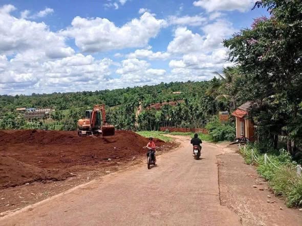 Đất thổ cư Ea Drông 161m² - Sổ đỏ riêng, vị trí đắc địa gần trường học!