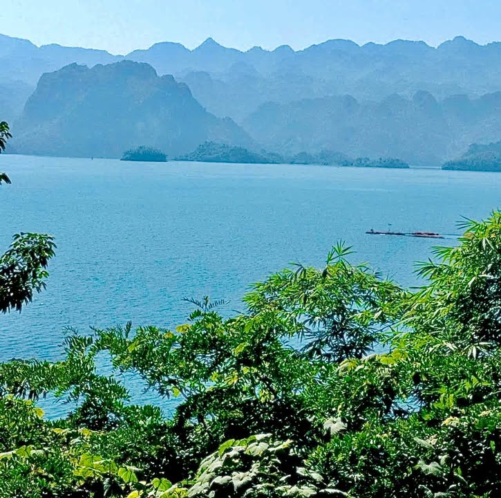 Đất nền Tiền Phong Đà Bắc 1500m² giá 1 tỷ - View sông Đà tuyệt đẹp!