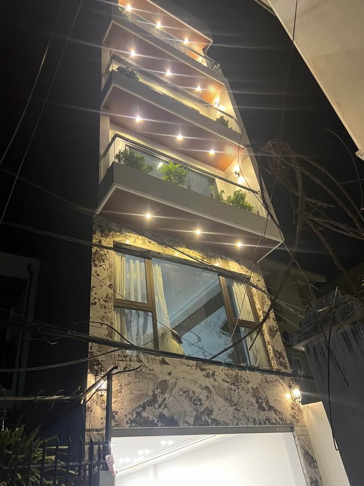 Nhà 6 tầng mới tại Thạch Bàn, Long Biên 52m² giá chỉ 13 tỷ - Sẵn sàng ở ngay!