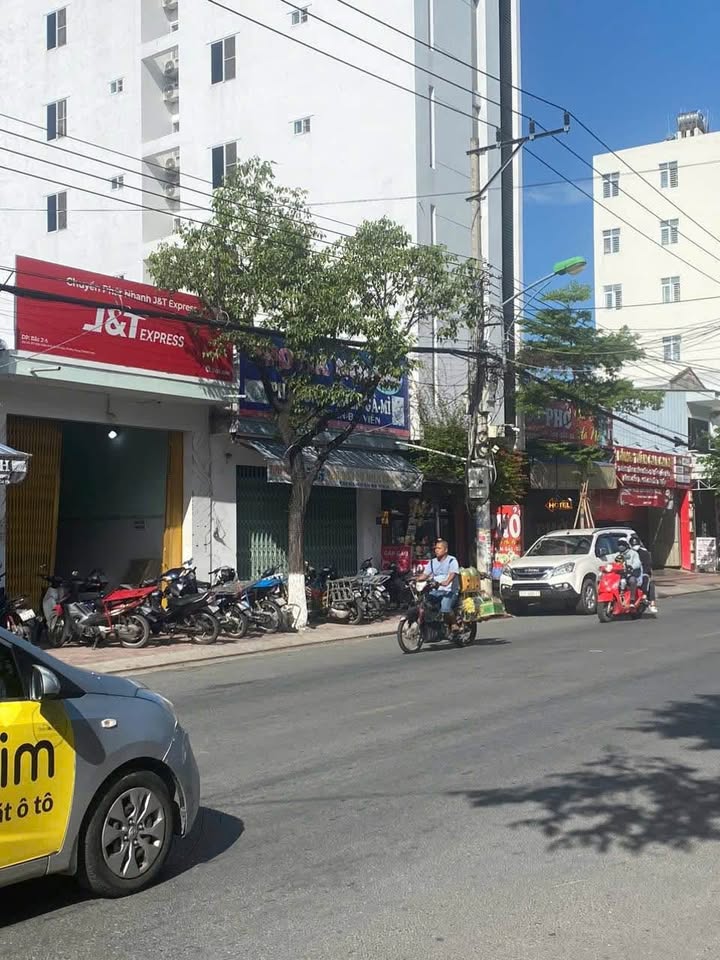 Bán đất tặng nhà cấp 4 mặt tiền Điện Biên Phủ Nha Trang 270m² - Cơ hội đầu tư hấp dẫn!