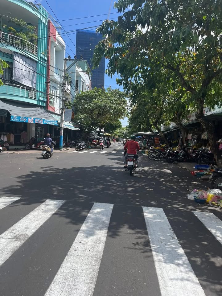 Nhà mặt tiền Tôn Đức Thắng, Quy Nhơn 70m² giá 12.5 tỷ - Đầu tư sinh lời ngay!