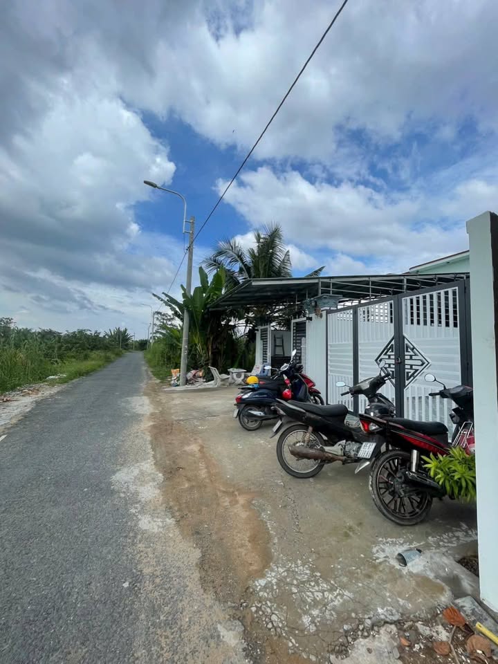 Nhà cấp 4 mới xây tại Đông Thành, Vĩnh Long 135m² giá 1.289 tỷ - Sẵn sàng vào ở ngay!