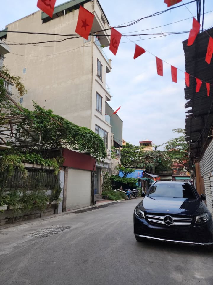 Đất nền Đông Ngạc 42m² giá 6 tỷ - Mặt tiền 5.6m, cơ hội đầu tư tốt!